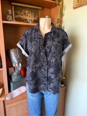Universal Thread Linen Blend Floral Women’s L Boxy Button Up Short Sleeve Shirt